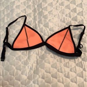 Triangl bikini top in coral/melon mesh Small ++